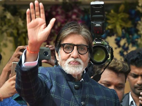 महानायक अमिताभ बच्चन के मुताबिक, कोरोना की पहली लहर से अब तक वे करीब 15 करोड़ रुपए की मदद कर चुके हैं। - Dainik Bhaskar