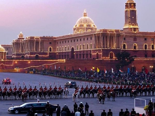 जब ब्लास्ट हुआ, उस वक्त विजय चौक पर ही बीटिंग रिट्रीट चल रही थी, जिसमें राष्ट्रपति, प्रधानमंत्री, रक्षा मंत्री समेत कई VVIP मौजूद थे।