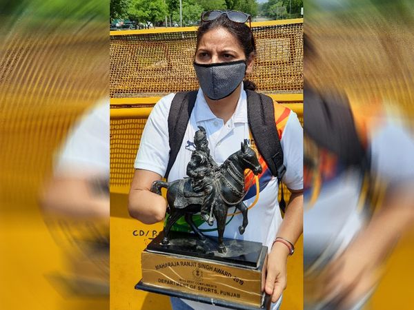 वीणा अरोड़ा पैरा एथलीट चैंपियन को पुलिस ने पकड़ा
