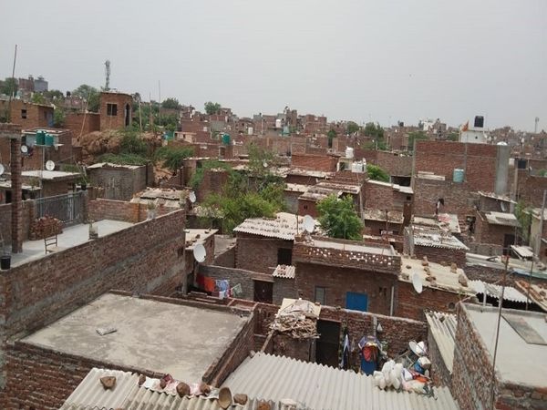 भू माफियाओं ने सरकारी जमीन बेचकर बसा दी पूरी कॉलोनी