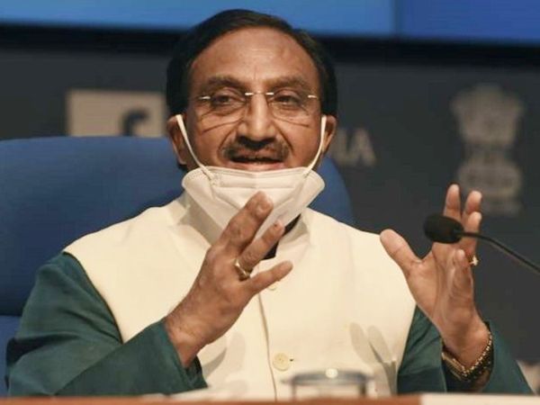 शिक्षामंत्री रमेश पोखरियाल ने कहा कि आपने मेरे स्वास्थ्य के प्रति भी चिंता व्यक्त की है। इसके लिए मैं आप सबका धन्यवाद व्यक्त करते हुए कहना चाहूंगा कि मैं अब स्वस्थ महसूस कर रहा हूं। - फाइल फोटो - Dainik Bhaskar