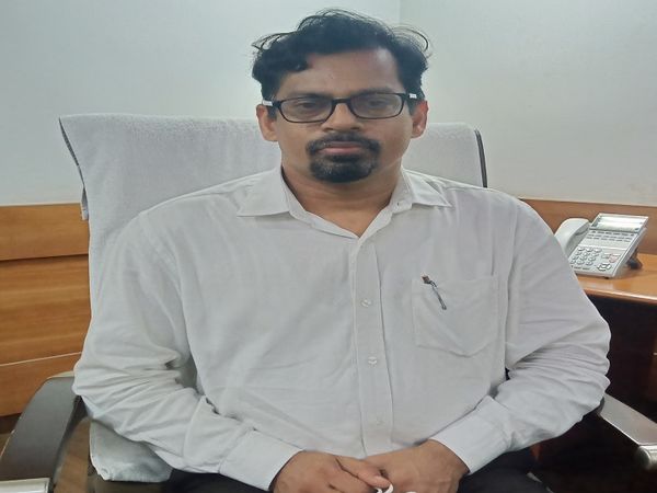 डॉ.एके पांडेय रजिस्टार ईएसआई मेडिकल कॉलेज फरीदाबाद