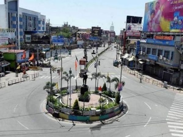 इस दौरान मेडिकल शाॅप, डाग्नोस्टिक सेंटर, क्लिनिक, अस्पताल, पेट्रोल पंप, सीएनजी पंप, रसोई गैस, रेस्टोरेंट से खाने की होम डिलीवरी की छूट दी गई है। (प्रतिकात्मक फोटो) - Dainik Bhaskar