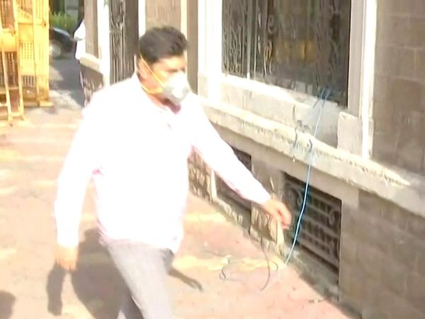पर्सनल सेक्रेटरी संजीव पलांडे को भी ईडी ने अपने दफ्तर बुलाया था।
