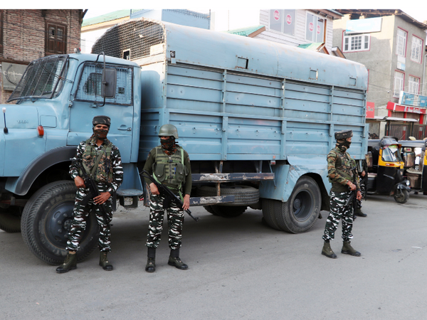 कश्मीर में हाल में पुलिसकर्मियों और सुरक्षाबलों के जवानों पर हमले फिर बढ़ गए हैं। - Dainik Bhaskar