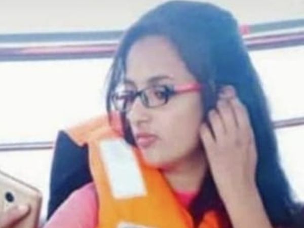 सुमन नए विचारों वाली लड़की थी।