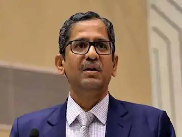 जस्टिस रमना पीडी देसाई मेमोरियल लेक्चर को वर्चुअल तरीके से संबोधित कर रहे थे। (फाइल फोटो) - Dainik Bhaskar