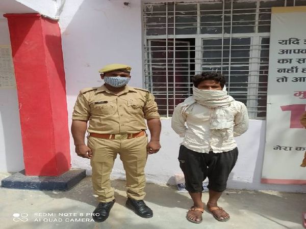 फतेहपुर में पुलिस ने 25 हजार के इनामी शराब तस्कर को दबोचा। - Dainik Bhaskar