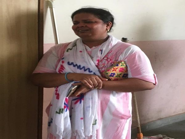 विलाप करती बहन मनीषा जैन।
