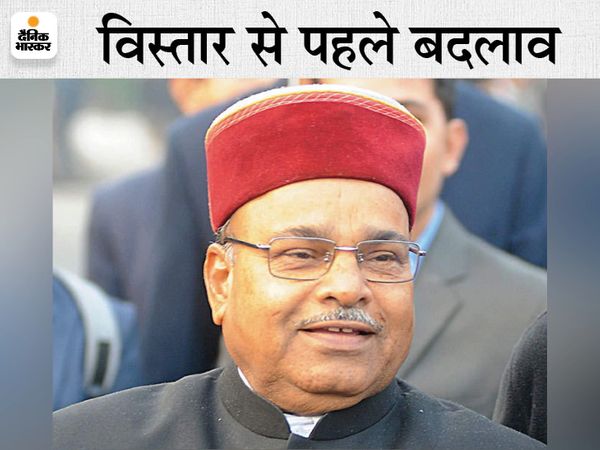 माना जा रहा है कि थावरचंद गहलोत को राज्यपाल बनाकर कैबिनेट में ज्योतिरादित्य सिंधिया के लिए जगह बनाई गई है।