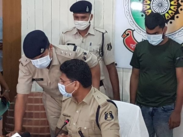 जीपी सिंह पर सवाल को लेकर अफसर असहज नजर आए।