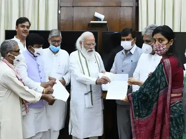 कुछ ही दिन पहले केंद्रीय मंत्री अनुप्रिया पटेल ने अपने साथियों के साथ प्रधानमंत्री नरेंद्र मोदी को ज्ञापन सौंपकर NEET में ऑल इंडिया कोटे में OBC को कोटा देने की मांग की थी।