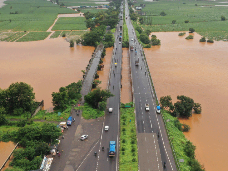 kolhapur rain update;Four gates of Radhanagari dam opened, evacuation
