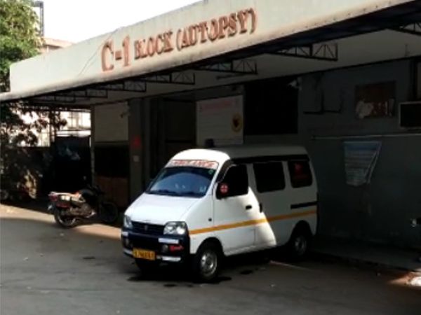 પરિવારના 4 સભ્યોની હોસ્પિટલમાં સારવાર ચાલી રહી છે.