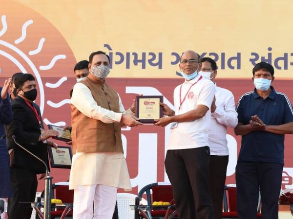 મુખ્યમંત્રી રૂપાણી રિવરફ્રન્ટ પર યોજાયેલ શિબિરમાં ઉપસ્થિત રહ્યાં હતાં