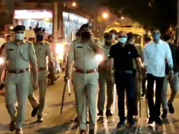 બંધ કરાવવા માટે પોલીસની ટીમો ઉતારવામાં આવી.