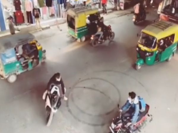 યુવાન બાઇક સ્ટાર્ટ કરીને જોખમી રીતે ગોળ ચક્કર લગાવે છે