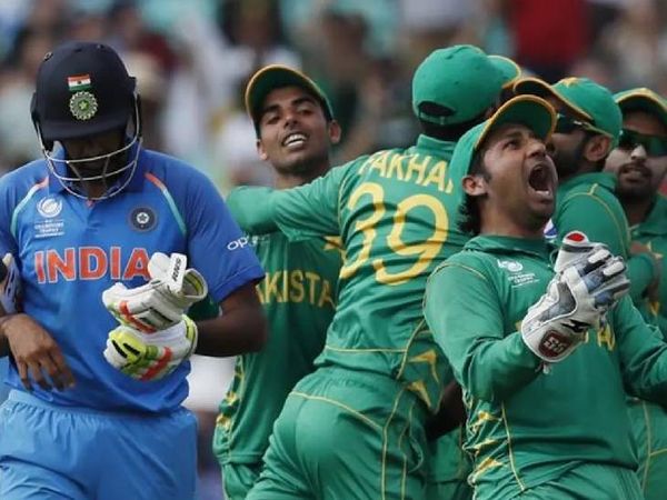 पाकिस्तान ने 2017 चैंपियंस ट्रॉफी के फाइनल में भारत को 180 रनों से हराया।