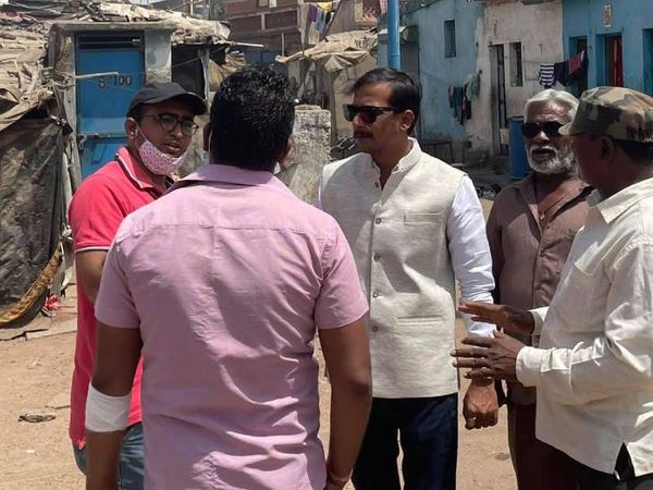 માસ્ક વિના પ્રજા વચ્ચે જનારા કોર્પોરેટરને બેદરકારી ભારે પડી