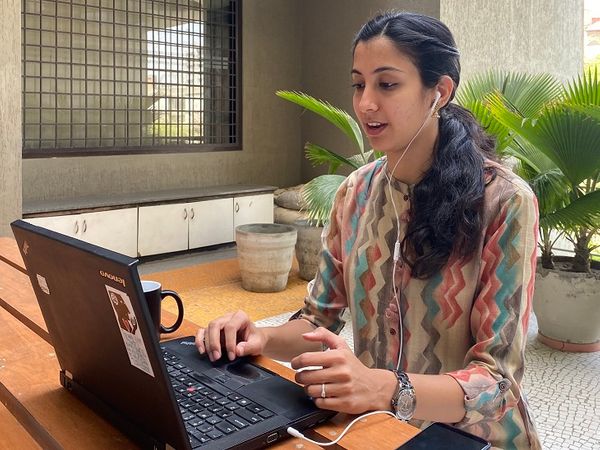 ईमेल पर लिंक भेजकर ऑनलाइन वॉयस सैंपल लिए गए।