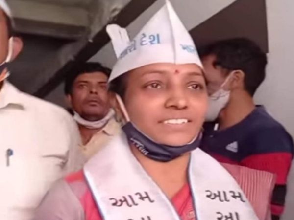 આપ નેતા કુંદન કોઠીયા.