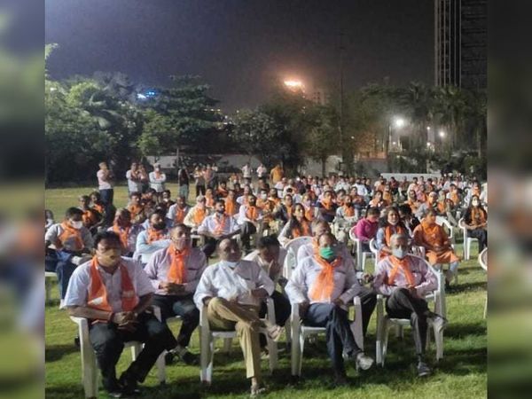 ગાંધીનગરમાં કોરોનાથી સ્થિતિ ગંભીર, પણ નેતાઓ ચૂંટણીમાં મસ્ત.
