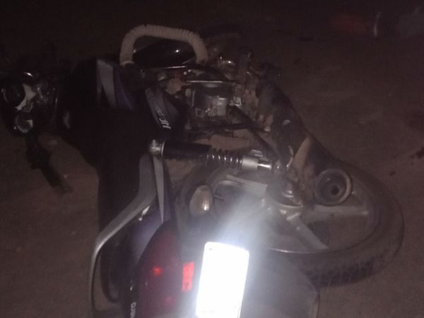 घटनास्थल पर बाइक की टक्कर हो गई