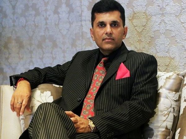 इस तरह आनंद पंडित सरकार के पक्ष में हैं, लेकिन इस फैसले से नाराज हैं
