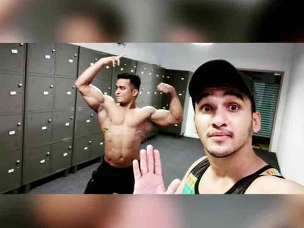 फिटनेस ट्रेनर आकाश के साथ फैसल