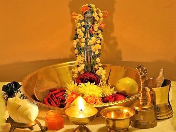હનુમાનજીની પૂજાથી કાનૂની મામલાઓમાં વિજય પ્રાપ્ત થાય છે. તેમની પૂજાથી દેવું પણ ઊતરી જાય છે.