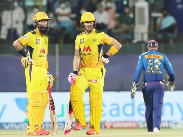 मोईन और डुप्लेसिस ने दूसरे विकेट के लिए 108 रनों की साझेदारी की।