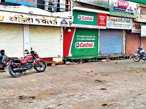 गुजरात में, छोटे व्यापारियों की 80% से अधिक दुकानें 45 दिनों से अधिक समय तक बंद रहीं।