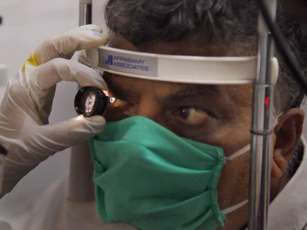 મૂળ બ્લેક ફંગ્સેન મહા ચોરી જાહેર કરે છે.