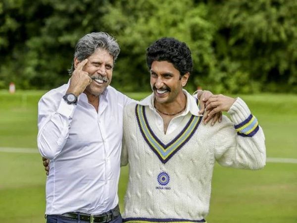 फिल्म की तैयारी के दौरान भारतीय क्रिकेट टीम के पूर्व कप्तान कपिल देव और फिल्म में उनकी भूमिका निभाने वाले रणवीर सिंह