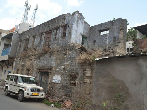 વેસ્ટ ઝોનમાં સૌથી વધુ જર્જરિત મકાન.
