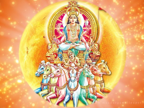 સૂર્યના નક્ષત્ર પરિવર્તનના દિવસે સાધુ-સંતો સાથે બ્રાહ્મણ અને ગરીબોને ભોજન કરાવીને અને વસ્ત્ર દાન કરાવીને ગાયને લીલું ઘાસ ખવડાવવામાં આવે છે