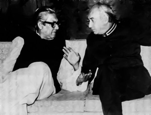 ज़ुल्फ़िकार अली भुट्टो ने मुजीबुर रहमान से कई हफ्तों तक बात की लेकिन जब कोई हल नहीं मिला, तो याह्या खान ने पूर्वी पाकिस्तान में जबरदस्ती और आतंक फैलाना शुरू कर दिया। (फाइल)