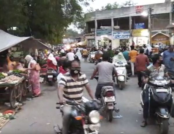 कई बार बने जाम के हालात।