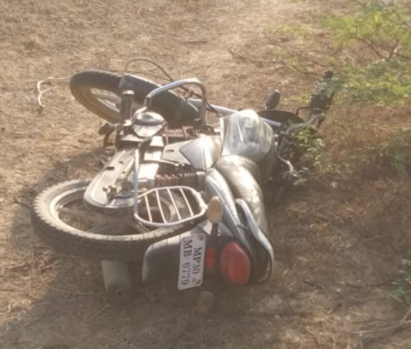 मृतक रतिराम की बाइक।