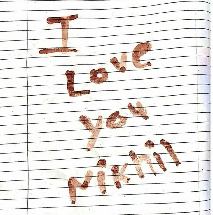 લોહીથી યુવક માટે વિદ્યાર્થિનીએ I LOVE YOU નિખિલ લખ્યું હતું