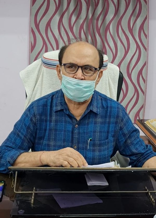 सिविल सर्जन डॉ. उमेश शर्मा।