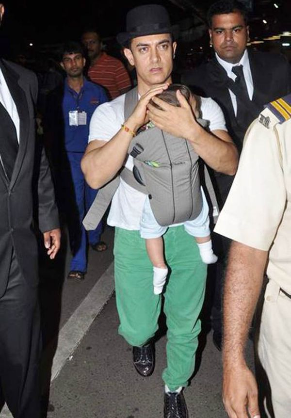 From Anushka-Virat to Kareena-Saif, these Bollywood celebs like to keep kids away from the media and limelight | अनुष्का-विराट से लेकर करीना-सैफ तक, बच्चों को मीडिया की नजरों और लाइमलाइट से दूर रखना पसंद करते हैं ये बॉलीवुड सेलेब्स 6 From Anushka-Virat to Kareena-Saif, these Bollywood celebs like to keep kids away from the media and limelight | अनुष्का-विराट से लेकर करीना-सैफ तक, बच्चों को मीडिया की नजरों और लाइमलाइट से दूर रखना पसंद करते हैं ये बॉलीवुड सेलेब्स - WPage - क्यूंकि हिंदी हमारी पहचान हैं