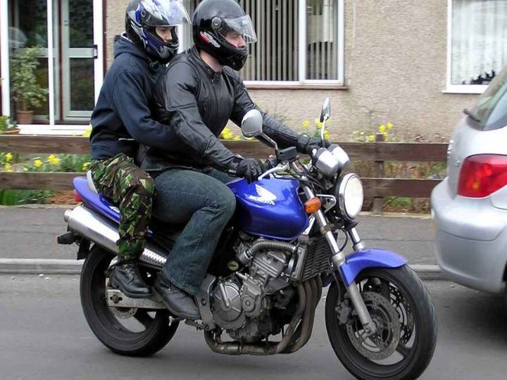Government to bring helmets under mandatory BIS regime | लोकल हेलमेट लगाने से देना पड़ जाएगा जुर्माना; BIS मार्क हेलमेट लगाना होगा अनिवार्य, सरकार ने शुरू की प्रक्रिया Government to bring helmets under mandatory BIS regime | लोकल हेलमेट लगाने से देना पड़ जाएगा जुर्माना; BIS मार्क हेलमेट लगाना होगा अनिवार्य, सरकार ने शुरू की प्रक्रिया