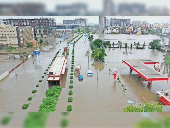सूरत में 14 साल बाद:फिर बाढ़ के हालात, लिंबायत सहित 4 इलाकों में सैकड़ाें घर डूबे newslight