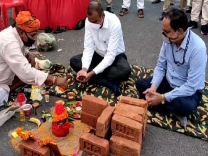 Preparations to start flight from Kushinagar International Airport soon, Bhoomi Pujan of terminal building | कुशीनगर इंटरनेशनल एयरपोर्ट से जल्द उड़ान शुरू करने की तैयारी; टर्मिनल बिल्डिंग का हुआ भूमि पूजन, 600 एकड़ में बनेगा