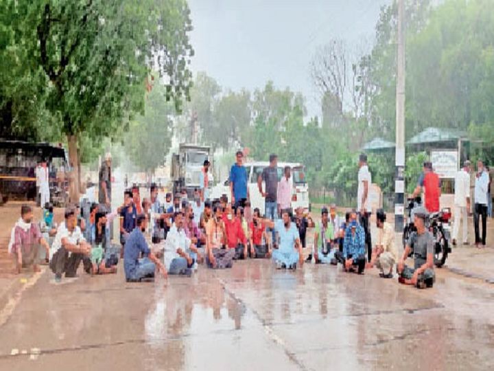 गाेली लगने से घायल किशाेर की माैत, हमलावरों की गिरफ्तारी नहीं हाेने पर गुस्साए परिजनों का हंगामा