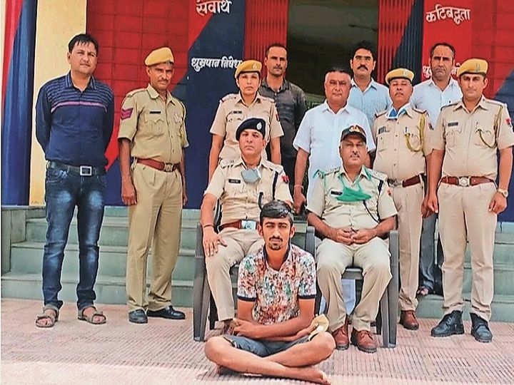 दाे रिश्ते के भाइयाें ने लाखाें रुपए मिलने के लालच में अवैध शराब ब्रांच के संचालक की चाकू मारकर की हत्या