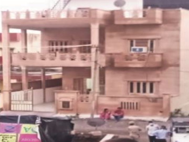 डिप्टी एसपी के मकान पर किराएदार ने किया कब्जा थाने में सुनवाई नहीं हुई तो पहुंचे कमिश्नर के पास