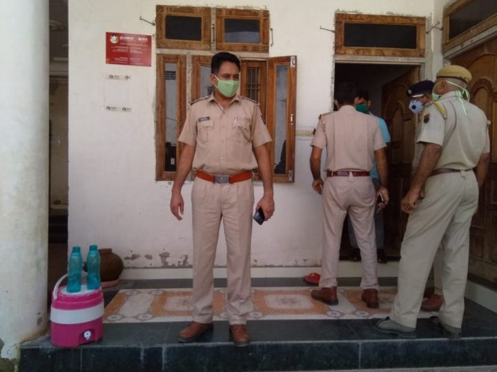 महिलाओं से बदसलूकी का आरोप लगा कर्मचारियों को कमरे में बंद किया फिर फाइनेंस कंपनी से 11 लाख रुपए लूट ले गए बदमाश