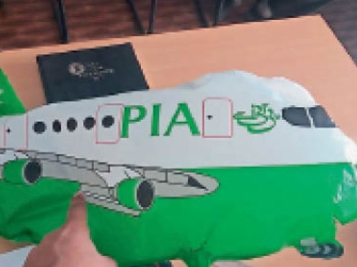 खेत में गिरा हेलीकॉप्टर नुमा पाकिस्तानी गुब्बारा, जांच में जुटी पुलिस और एजेंसियां